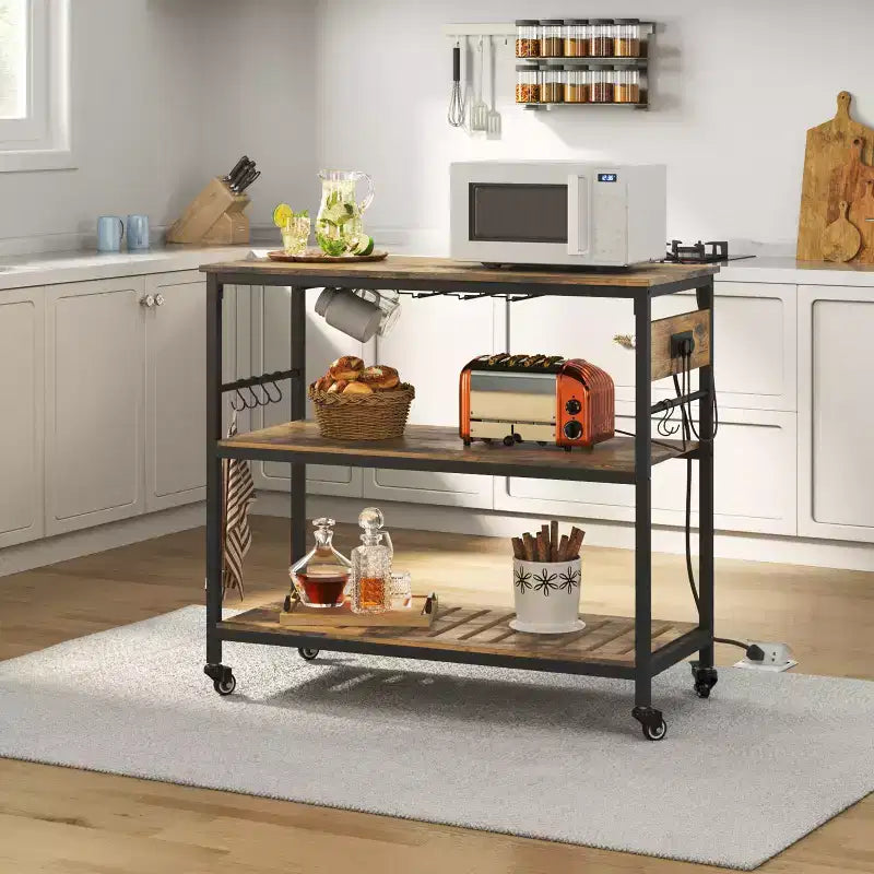 Îlot de cuisine roulant avec station de recharge et porte-verres